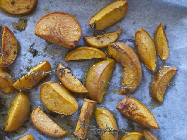  these honey thyme roasted peaches will make you merry OR bright, but not both I'm afraid 
